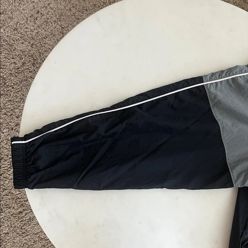 Nike Half-Zip Pullover Jacket Medium Black White Gray Windbreaker Synch Waist - Picture 9 of 16
